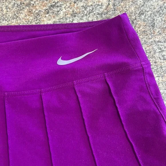 Nike pintuck skort - size large - Picture 2 of 12